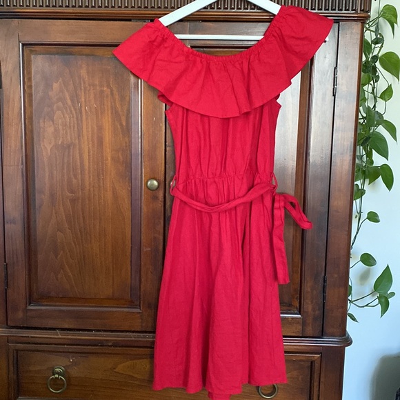 Potter’s Pot LA boutique Linen blend on/off shoulder faux button front tie belt - Picture 2 of 10